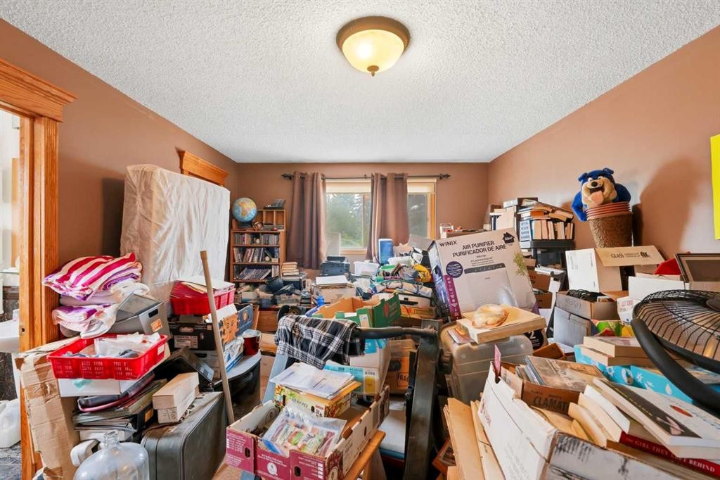 217 23 Avenue Ne, Calgary, AB - Indoor