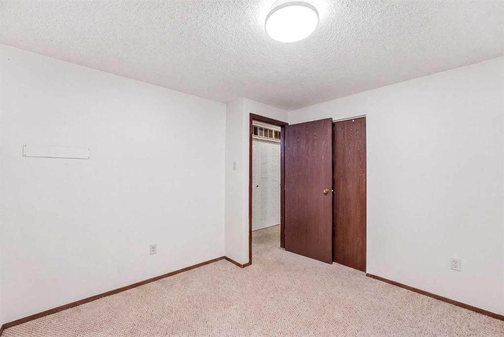 217 23 Avenue Ne, Calgary, AB - Indoor Photo Showing Other Room