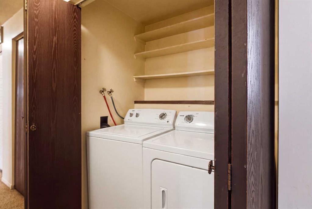 217 23 Avenue Ne, Calgary, AB - Indoor Photo Showing Laundry Room