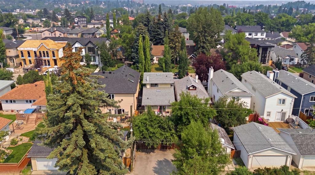 217 23 Avenue Ne, Calgary, AB - Outdoor With View