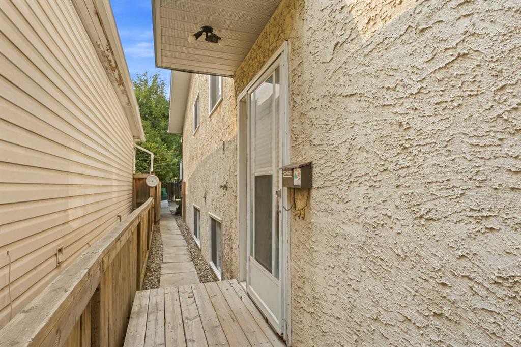 217 23 Avenue Ne, Calgary, AB - Outdoor