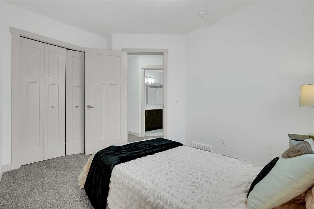 570 Evanston Manor Nw, Calgary, AB - Indoor Photo Showing Bedroom