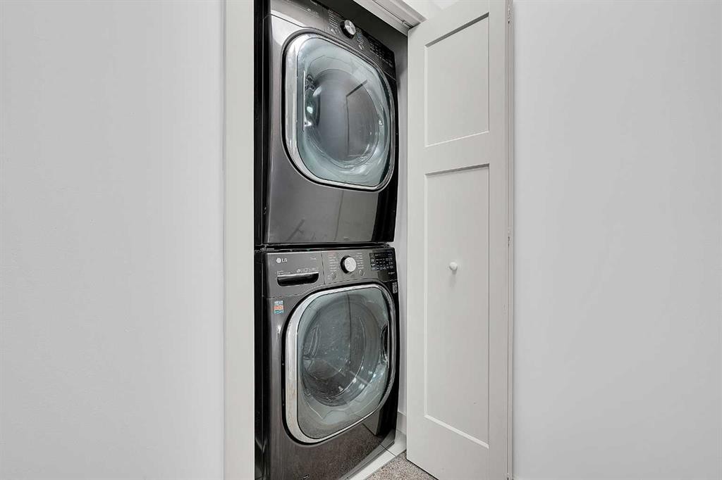 570 Evanston Manor Nw, Calgary, AB - Indoor Photo Showing Laundry Room