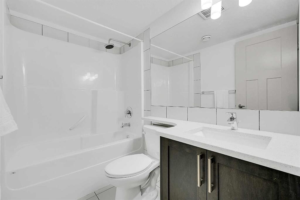570 Evanston Manor Nw, Calgary, AB - Indoor Photo Showing Bathroom