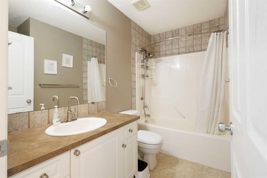 13 Tuscany Springs Circle Nw, Calgary, AB - Indoor Photo Showing Bathroom