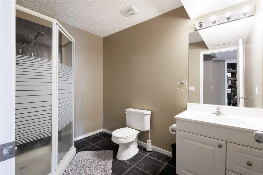 13 Tuscany Springs Circle Nw, Calgary, AB - Indoor Photo Showing Bathroom