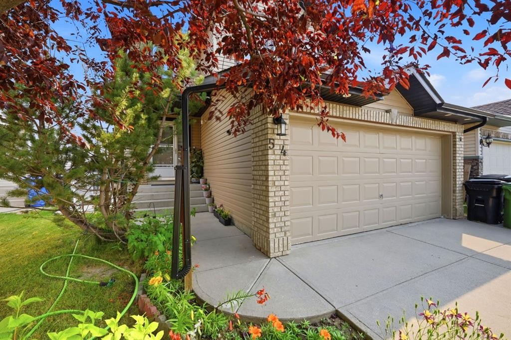 54 Saddlecreek Crescent Ne, Calgary, AB - Outdoor