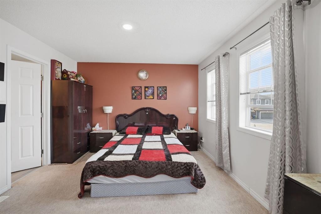54 Saddlecreek Crescent Ne, Calgary, AB - Indoor Photo Showing Bedroom