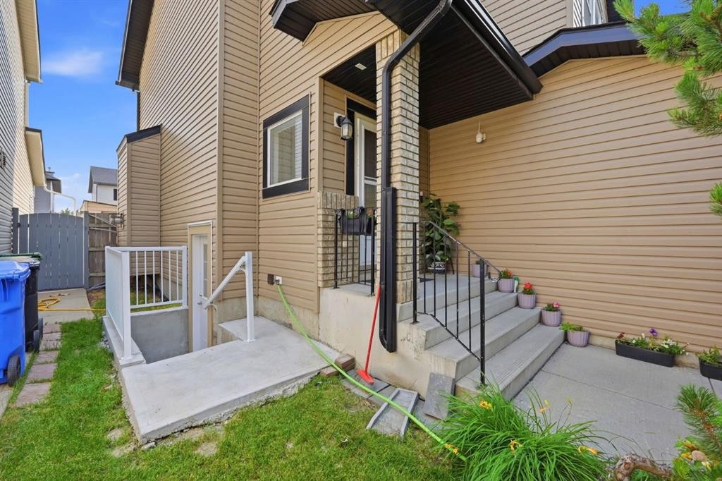 54 Saddlecreek Crescent Ne, Calgary, AB - Outdoor With Exterior