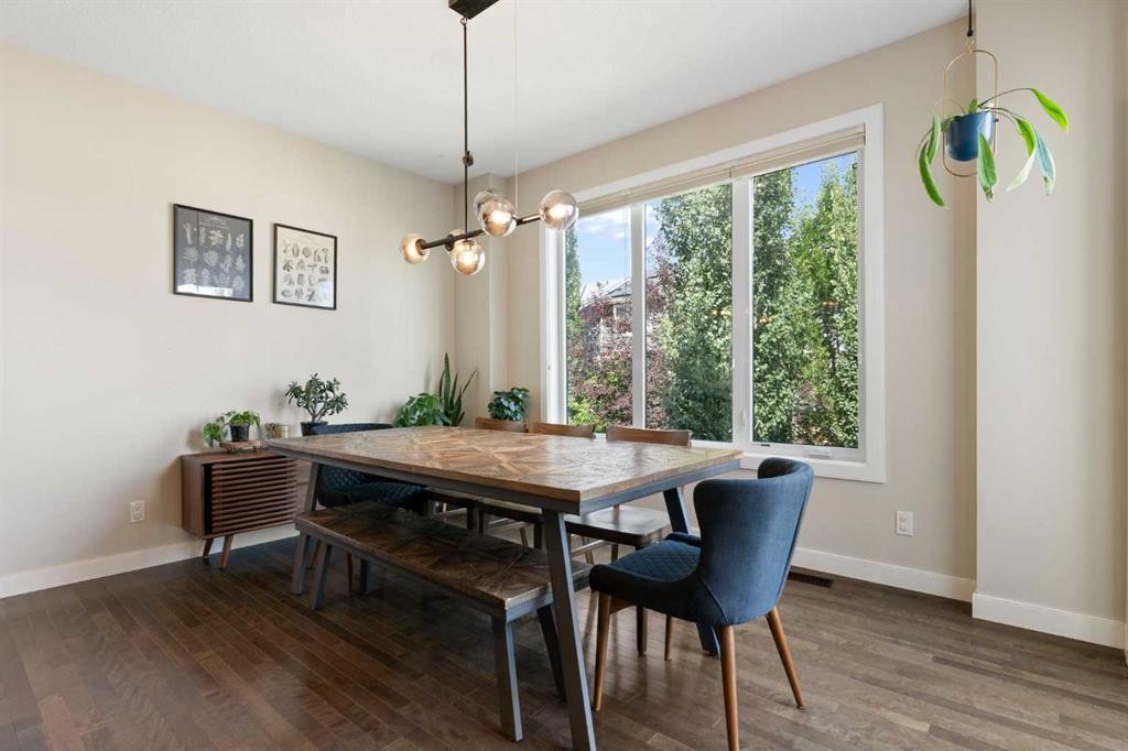 434 River Heights Drive, Cochrane, AB - Indoor Photo Showing Dining Room