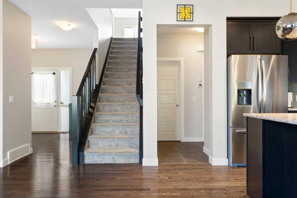 434 River Heights Drive, Cochrane, AB - Indoor