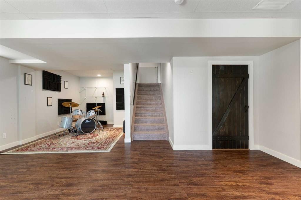 434 River Heights Drive, Cochrane, AB - Indoor Photo Showing Other Room