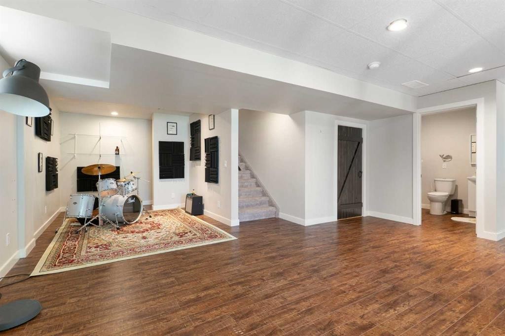 434 River Heights Drive, Cochrane, AB - Indoor Photo Showing Other Room