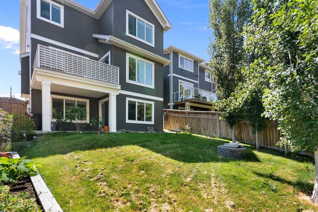 434 River Heights Drive, Cochrane, AB - Outdoor