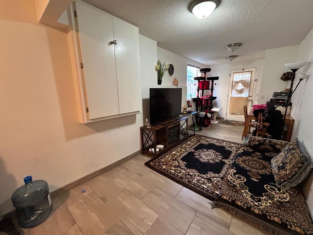 86 Covepark Road, Calgary, AB - Indoor