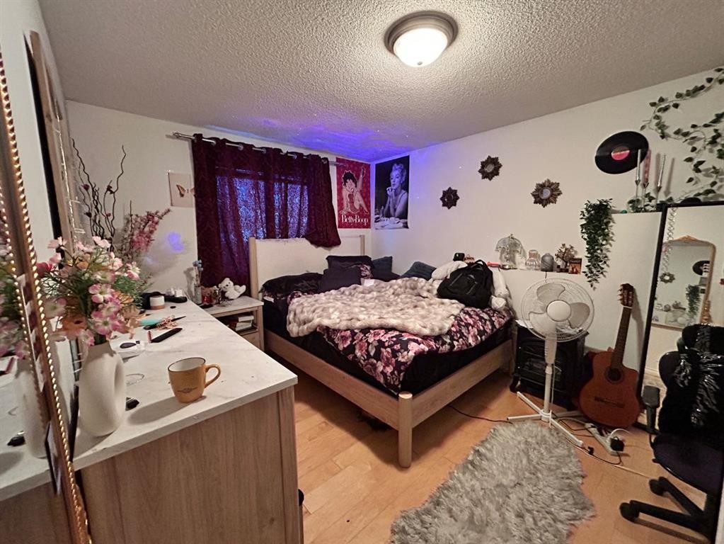 86 Covepark Road, Calgary, AB - Indoor Photo Showing Bedroom