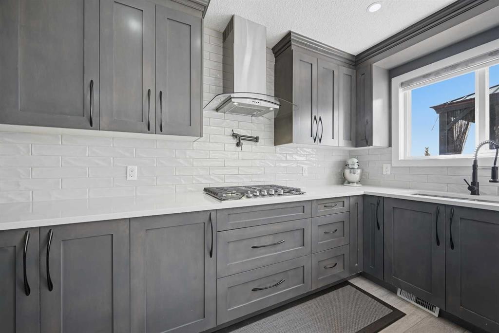 760 Saddlecreek Way Ne, Calgary, AB - Indoor Photo Showing Kitchen With Upgraded Kitchen
