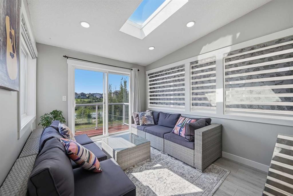 760 Saddlecreek Way Ne, Calgary, AB - Indoor Photo Showing Living Room