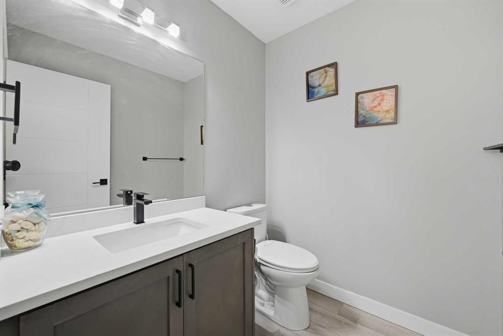 760 Saddlecreek Way Ne, Calgary, AB - Indoor Photo Showing Bathroom