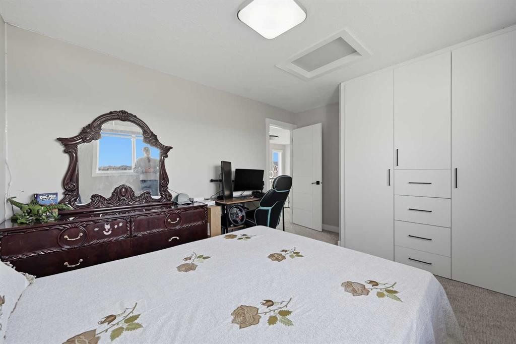 760 Saddlecreek Way Ne, Calgary, AB - Indoor Photo Showing Bedroom