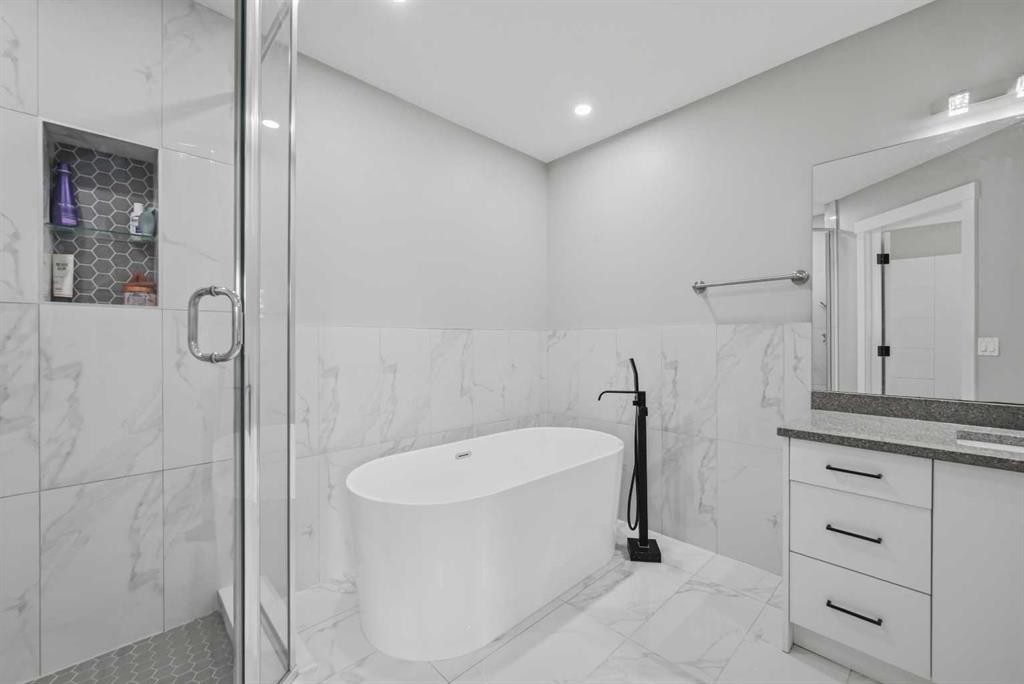 760 Saddlecreek Way Ne, Calgary, AB - Indoor Photo Showing Bathroom