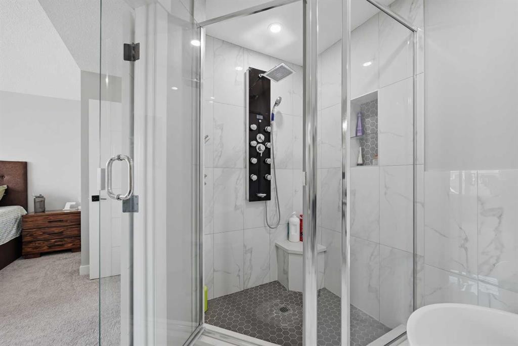 760 Saddlecreek Way Ne, Calgary, AB - Indoor Photo Showing Bathroom