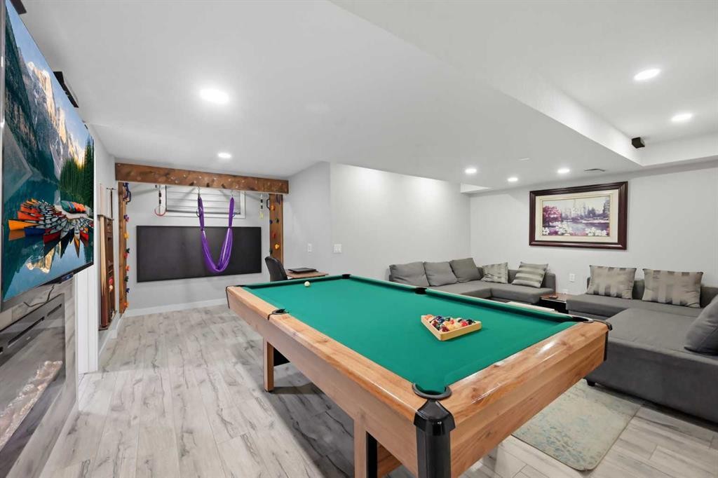 760 Saddlecreek Way Ne, Calgary, AB - Indoor Photo Showing Other Room