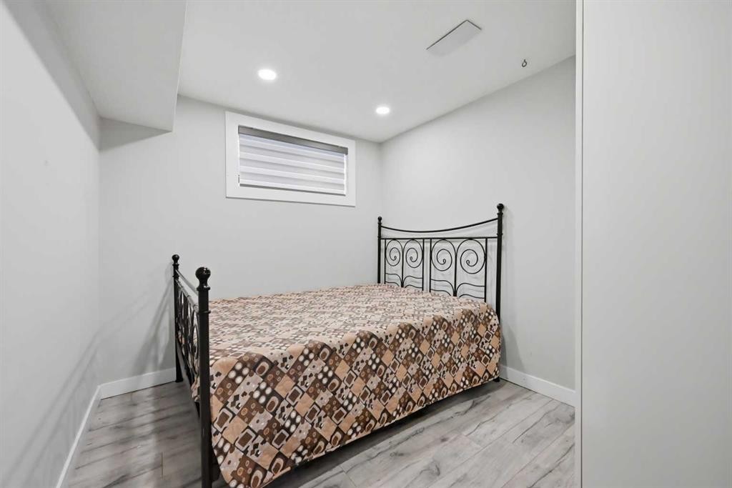 760 Saddlecreek Way Ne, Calgary, AB - Indoor Photo Showing Bedroom