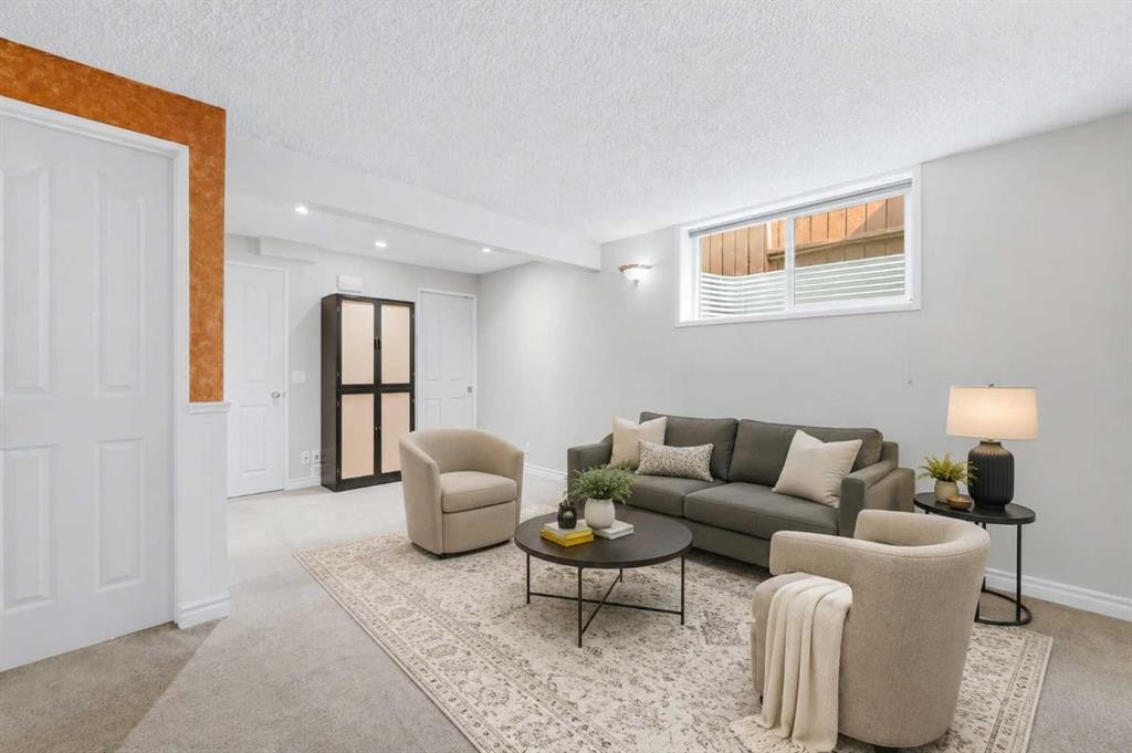 224 Erin Dale Place Se, Calgary, AB - Indoor Photo Showing Other Room