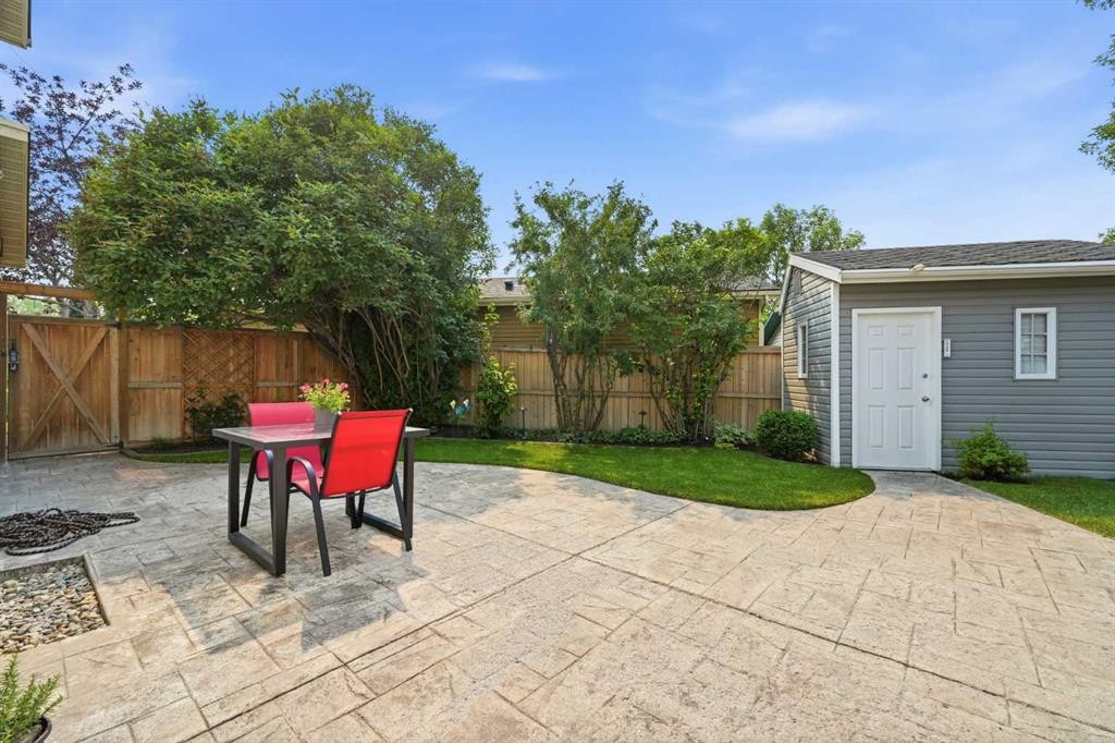 224 Erin Dale Place Se, Calgary, AB - Outdoor