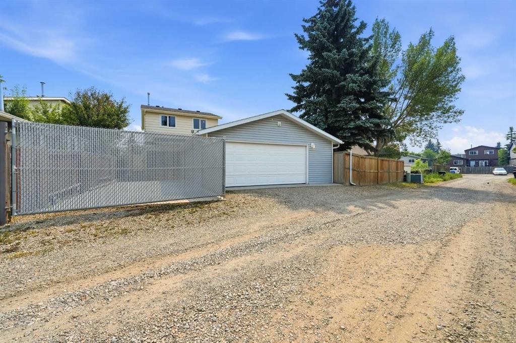 224 Erin Dale Place Se, Calgary, AB - Outdoor