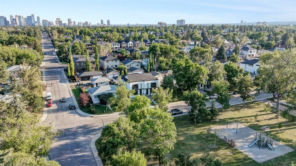 607 29 Avenue Nw, Calgary, AB - Outdoor With View