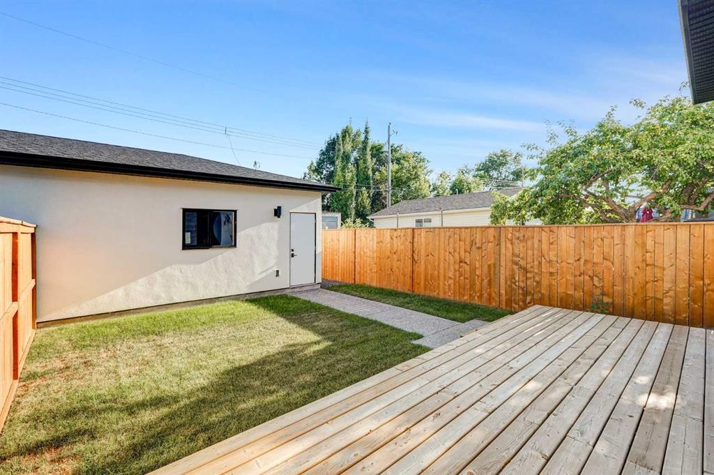 607 29 Avenue Nw, Calgary, AB - Outdoor With Deck Patio Veranda