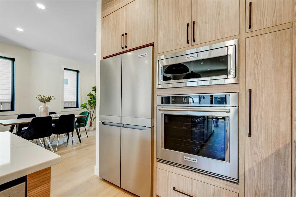 607 29 Avenue Nw, Calgary, AB - Indoor Photo Showing Kitchen
