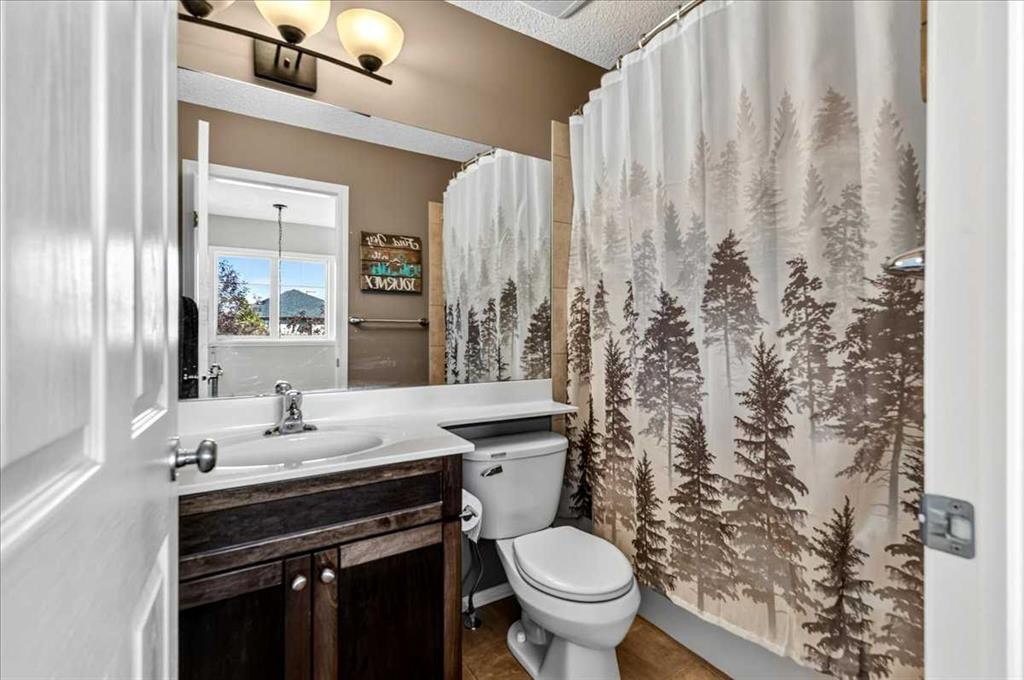 21 Mcintyre Place Nw, Langdon, AB - Indoor Photo Showing Bathroom