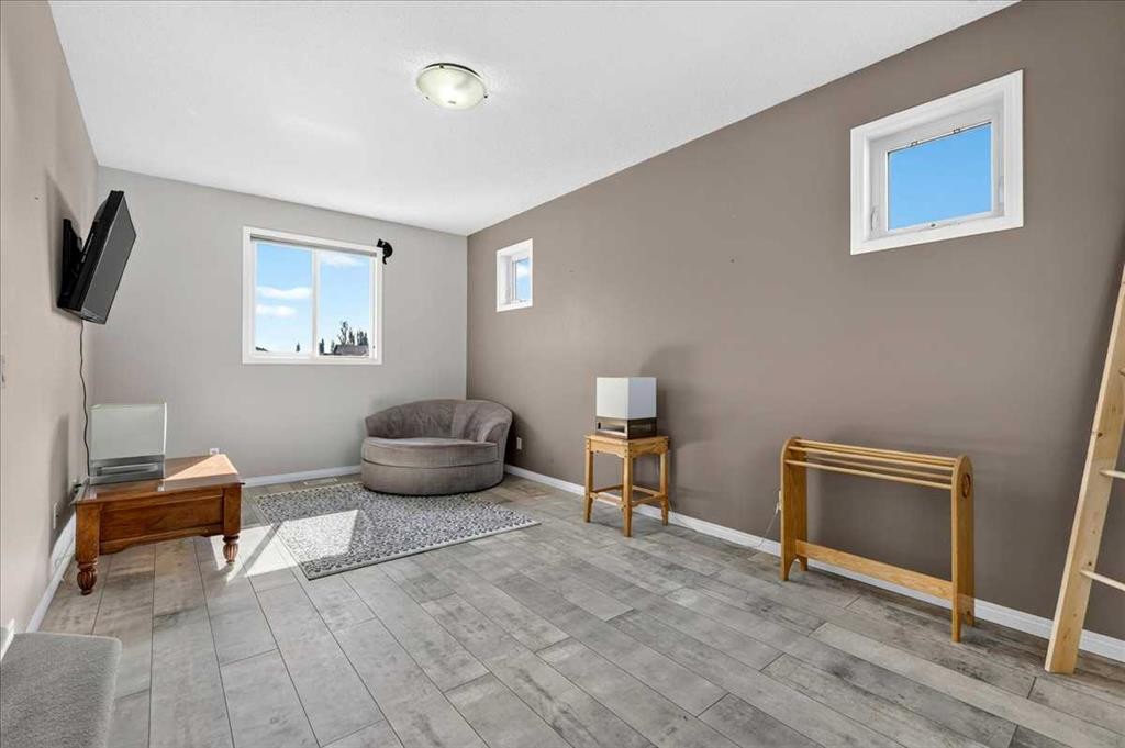 21 Mcintyre Place Nw, Langdon, AB - Indoor