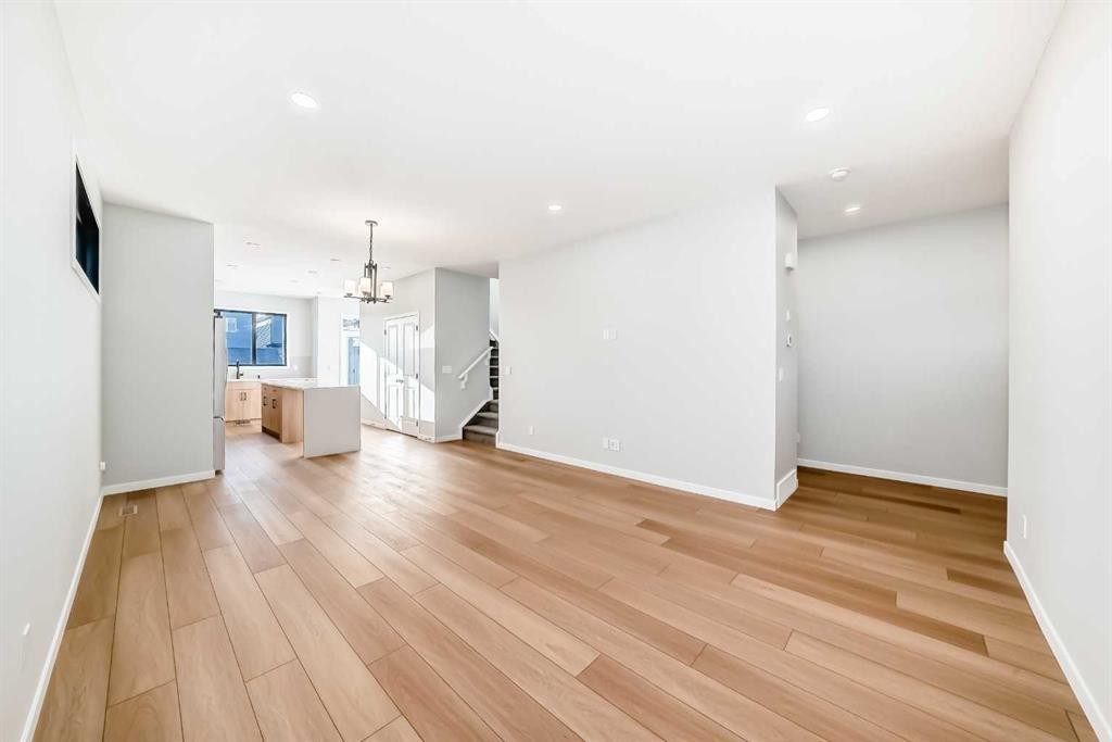1245 Creekview Drive Sw, Calgary, AB - Indoor