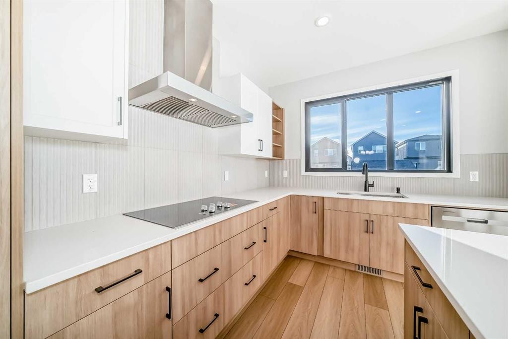 1245 Creekview Drive Sw, Calgary, AB - Indoor Photo Showing Kitchen With Upgraded Kitchen