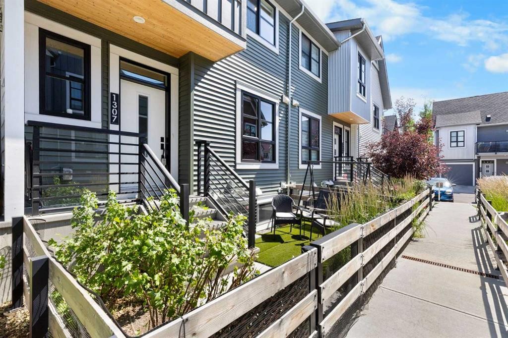 1307-100 Walgrove Court Se, Calgary, AB - Outdoor