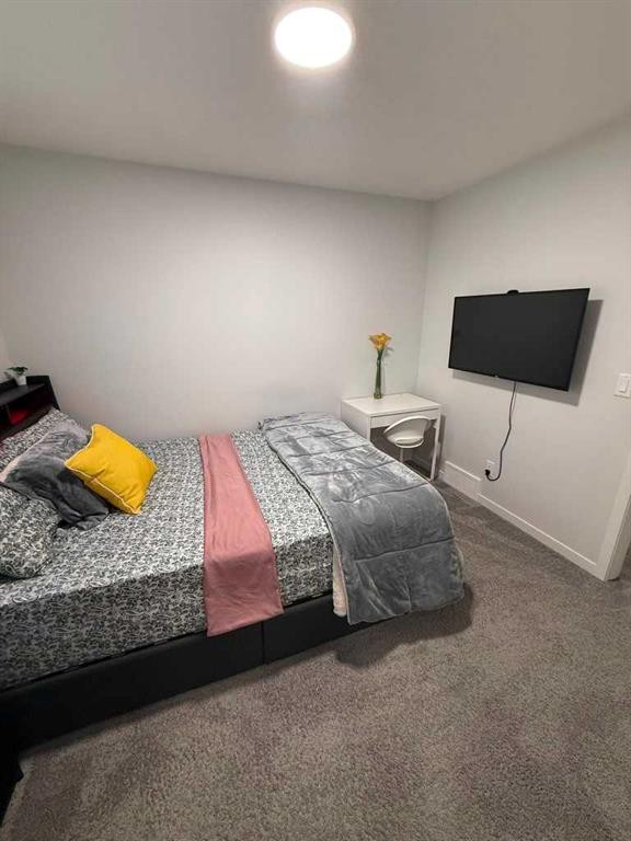 41 Edith Gate Nw, Calgary, AB - Indoor Photo Showing Bedroom