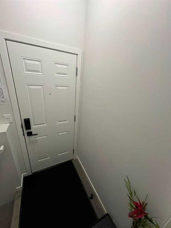 41 Edith Gate Nw, Calgary, AB - Indoor Photo Showing Other Room