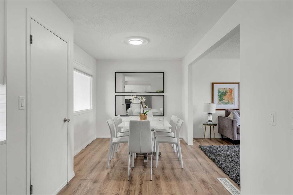 27 Dovercrest Way Se, Calgary, AB - Indoor