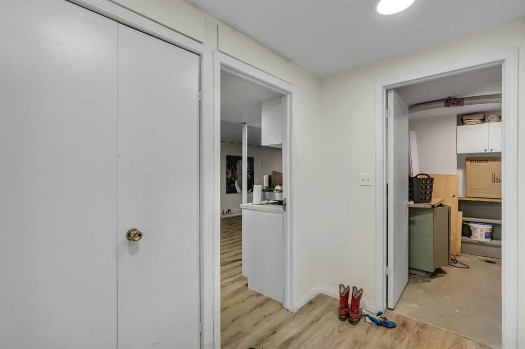 27 Dovercrest Way Se, Calgary, AB - Indoor Photo Showing Other Room