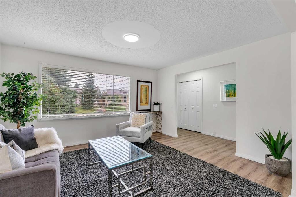 27 Dovercrest Way Se, Calgary, AB - Indoor