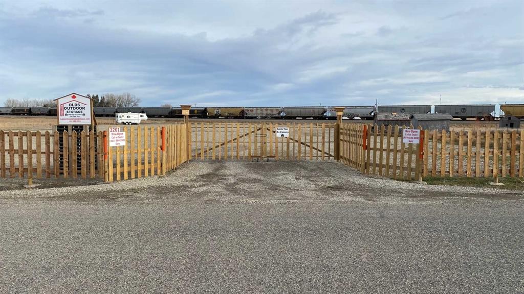 3205 50 Avenue, Olds, AB