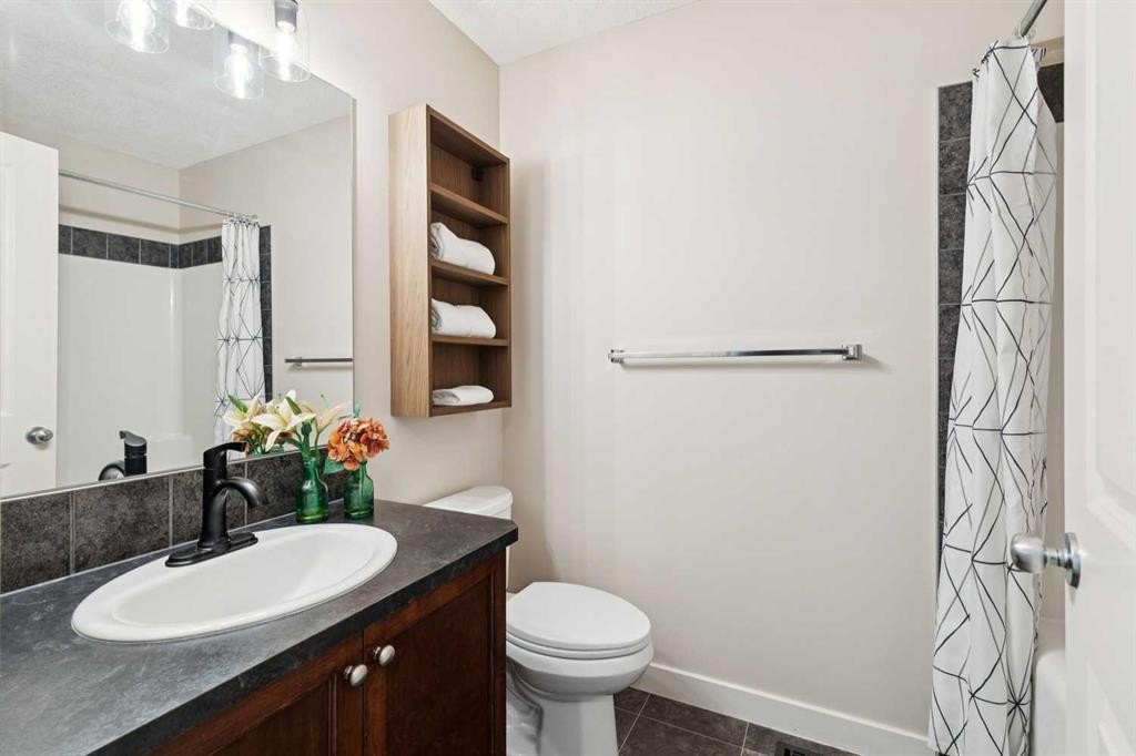 36 Cranwell Green Se, Calgary, AB - Indoor Photo Showing Bathroom