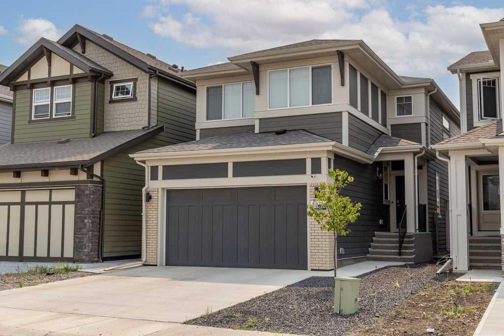 338 Magnolia Way Se, Calgary, AB - Outdoor With Facade