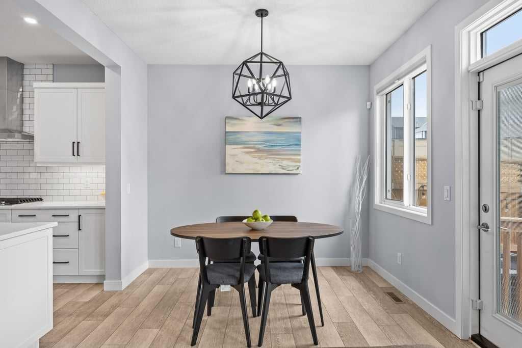 338 Magnolia Way Se, Calgary, AB - Indoor Photo Showing Dining Room