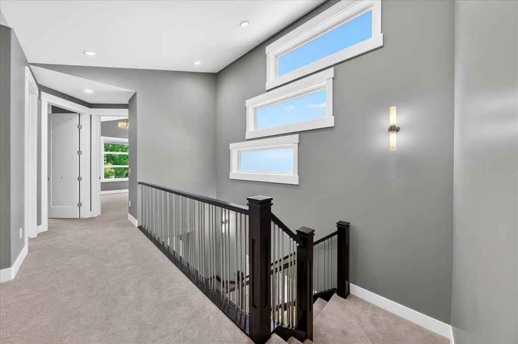217 32 Avenue Nw, Calgary, AB - Indoor Photo Showing Other Room