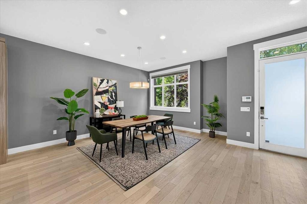 217 32 Avenue Nw, Calgary, AB - Indoor